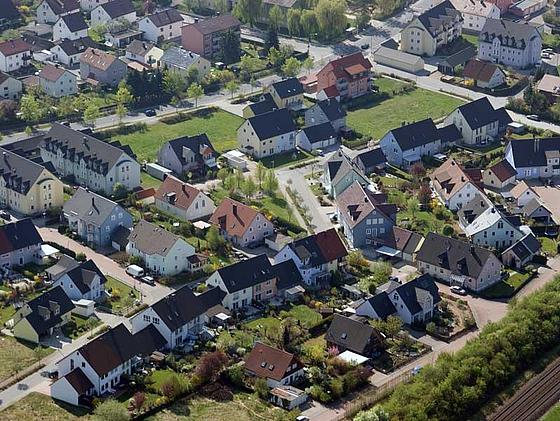 Das Bild zeigt eine Luftaufnahme von Wohngebäuden in Weiden i.d.OPf. (JPG-Datei)